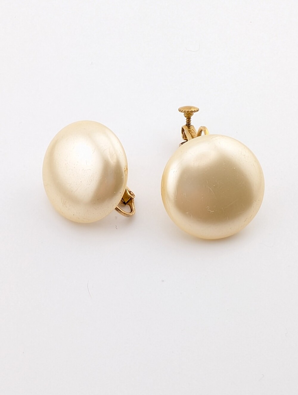 Vintage Marvella Classic Cream Large Faux Pearl Gold Clip-On Earrings